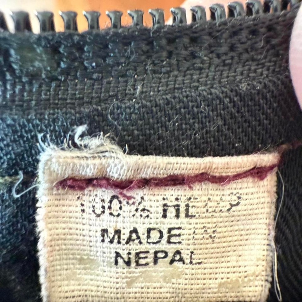 Purple and black 100% hemp crossbody bag - Picture 4 of 4